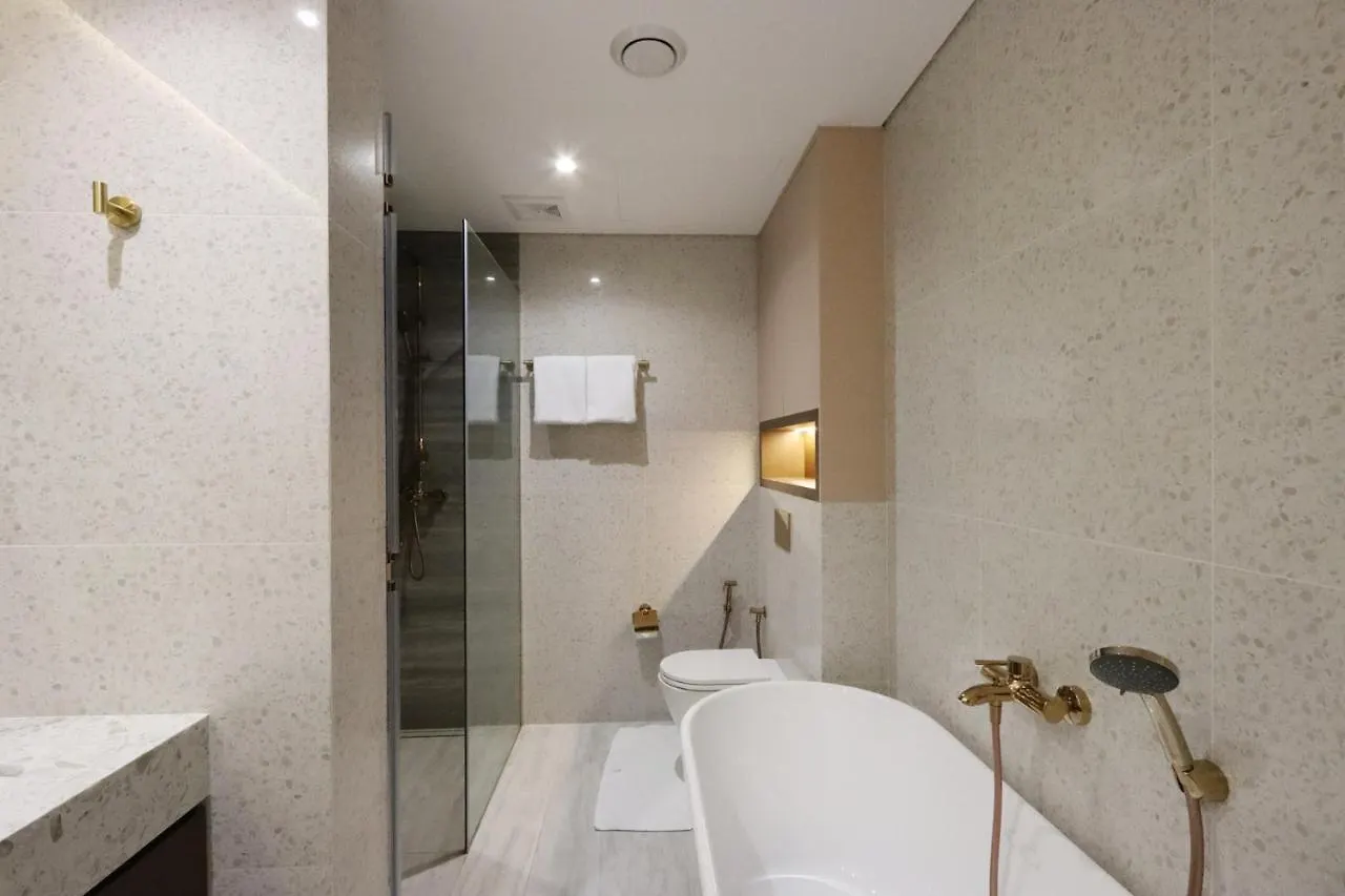 Livbnb - Beachfront 4+1 Villa In Palma Residences Dubai