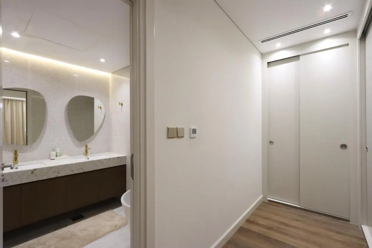 Livbnb - Beachfront 4+1 Villa In Palma Residences Dubai 0*,  United Arab Emirates