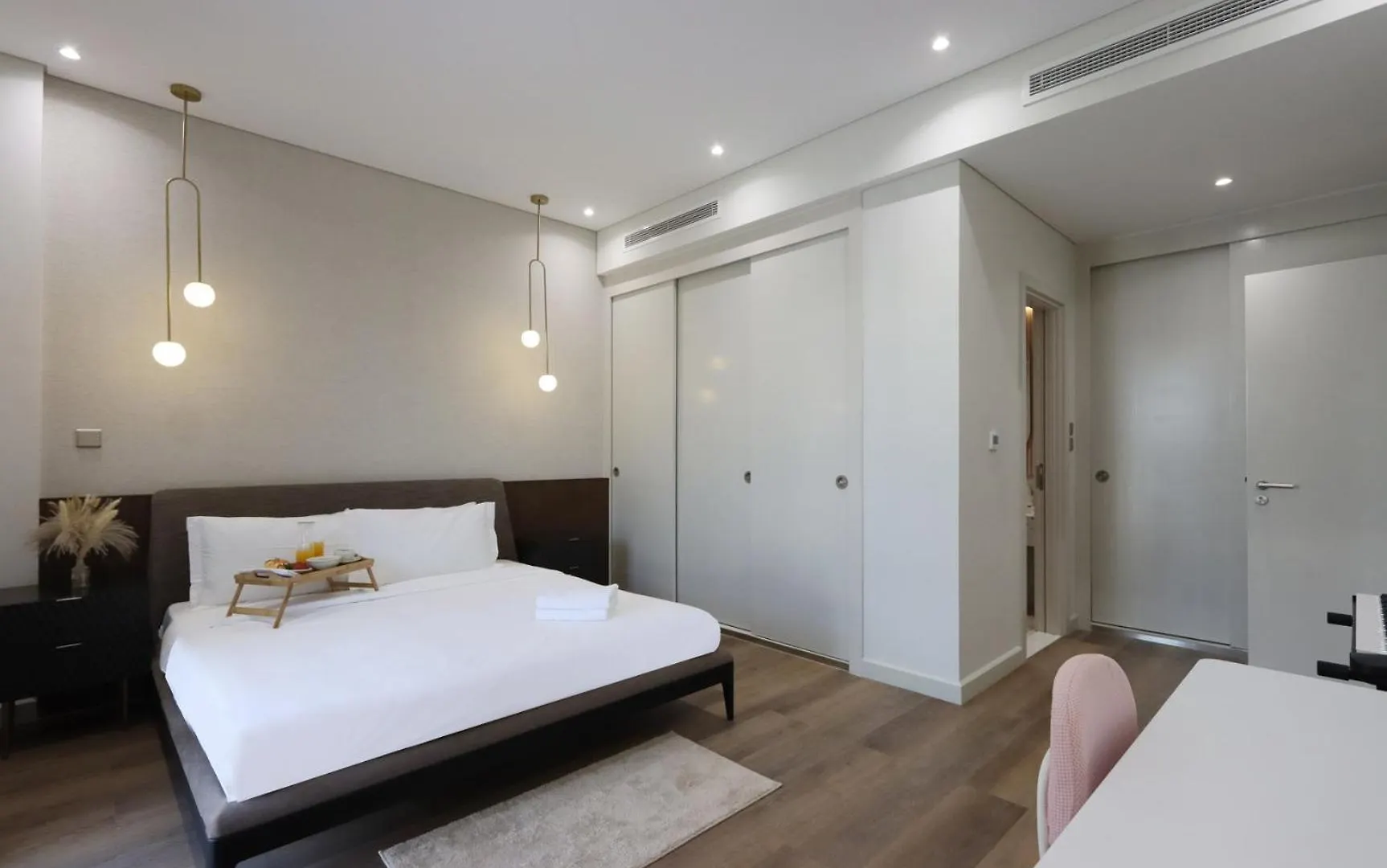Livbnb - Beachfront 4+1 Villa In Palma Residences Dubai