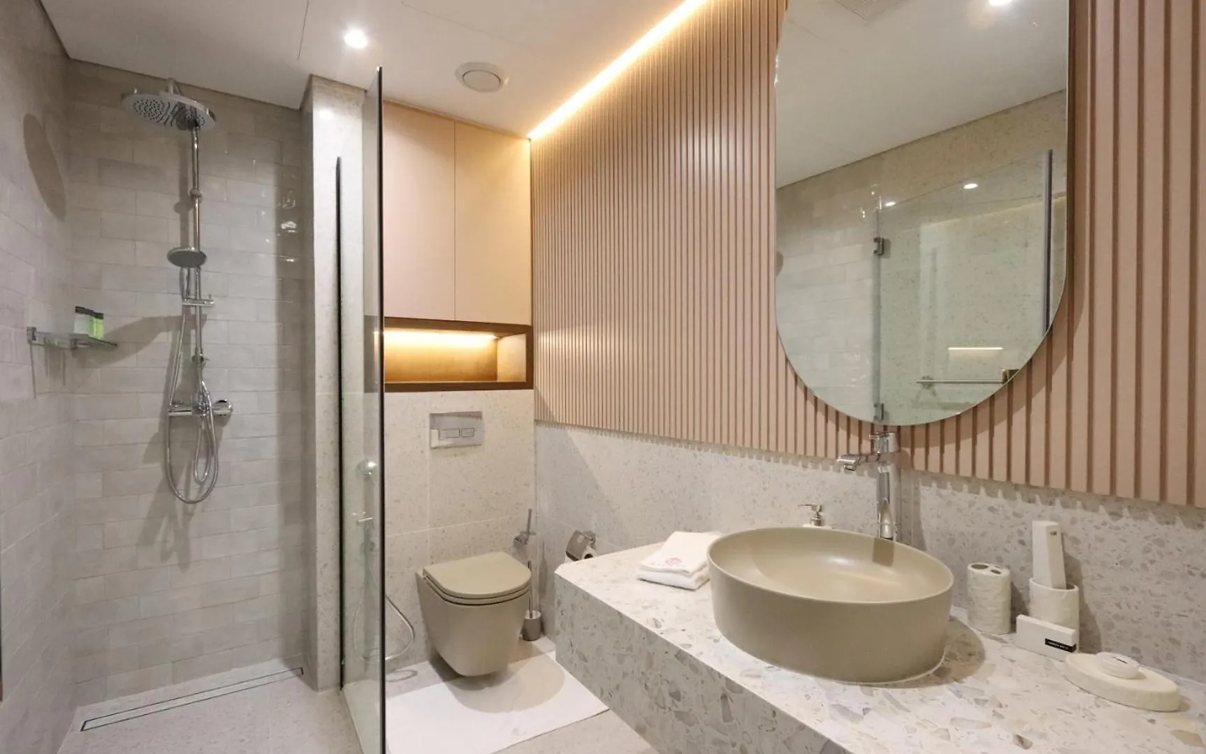 Livbnb - Beachfront 4+1 Villa In Palma Residences Dubai