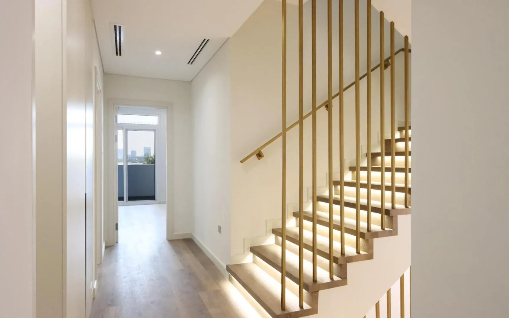 Livbnb - Beachfront 4+1 Villa In Palma Residences Dubai